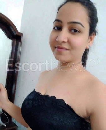 Photo escort girl Noida Queens: the best escort service