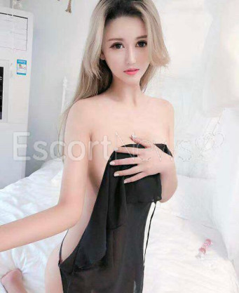 Photo escort girl Emillia: the best escort service