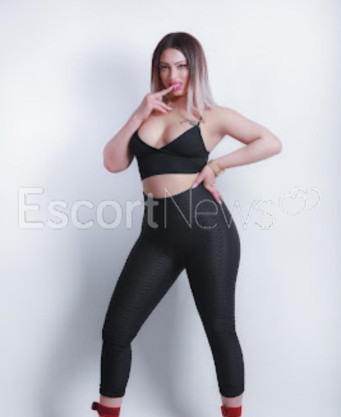 Photo escort girl Razan: the best escort service