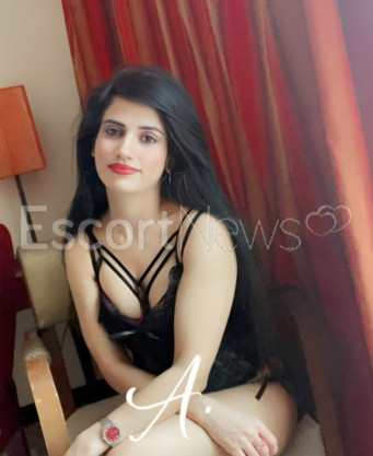 Photo escort girl Meera: the best escort service