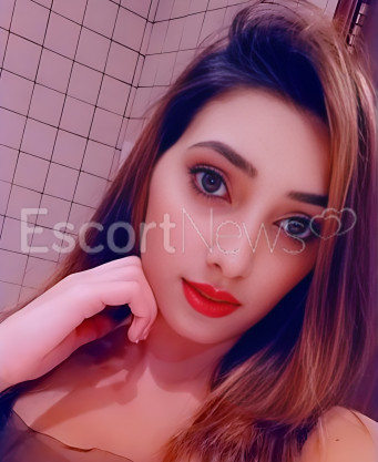 Photo escort girl Arohi Sharma : the best escort service