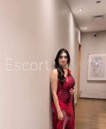 Photo escort girl Anshu Khan: the best escort service