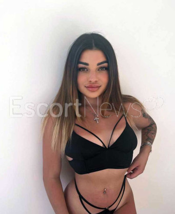 Photo escort girl Lola YA: the best escort service