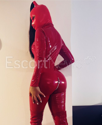 Photo escort girl Scarlet: the best escort service