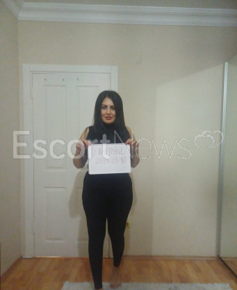 Photo escort girl Almira: the best escort service