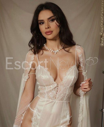 Photo escort girl Cansu: the best escort service