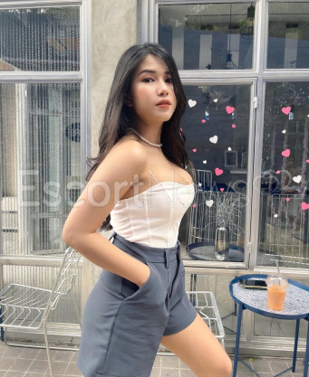 Photo escort girl eViie: the best escort service