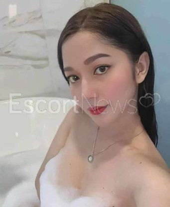 Photo escort girl Aiah: the best escort service